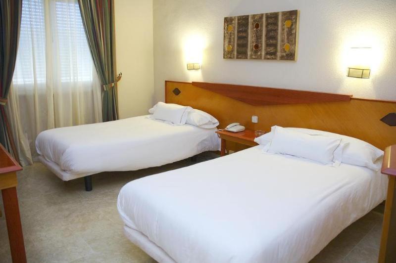 Hotel Del Val - Parking Gratuito Andújar Chambre photo