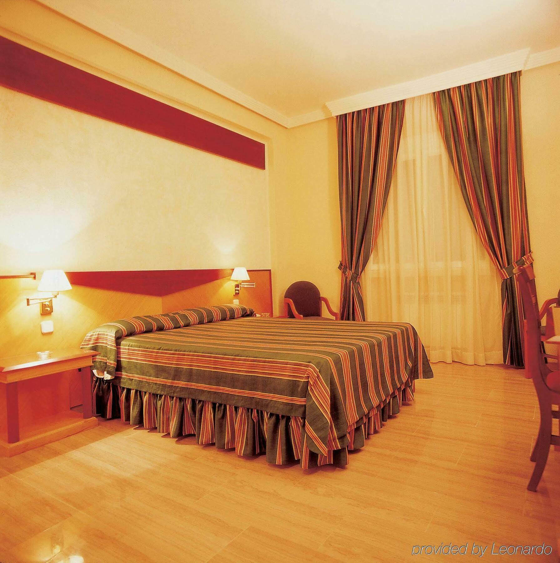 Hotel Del Val - Parking Gratuito Andújar Extérieur photo